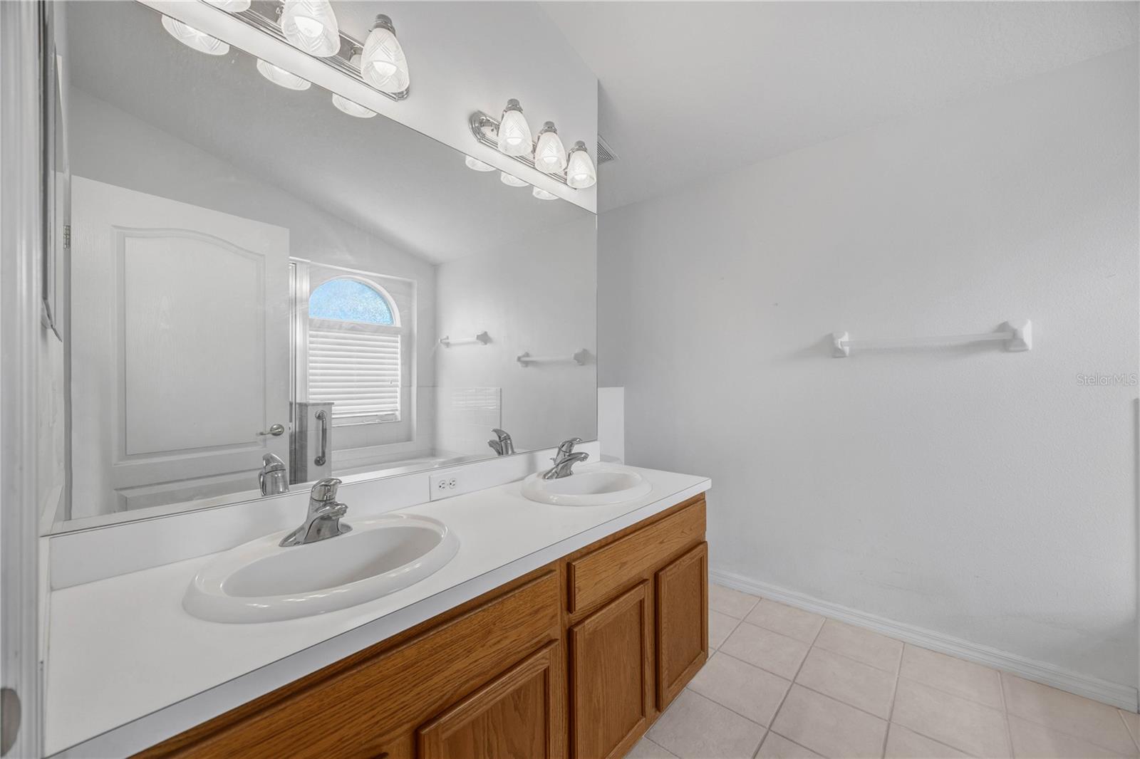 6923 WATERBROOK CT — photo 42