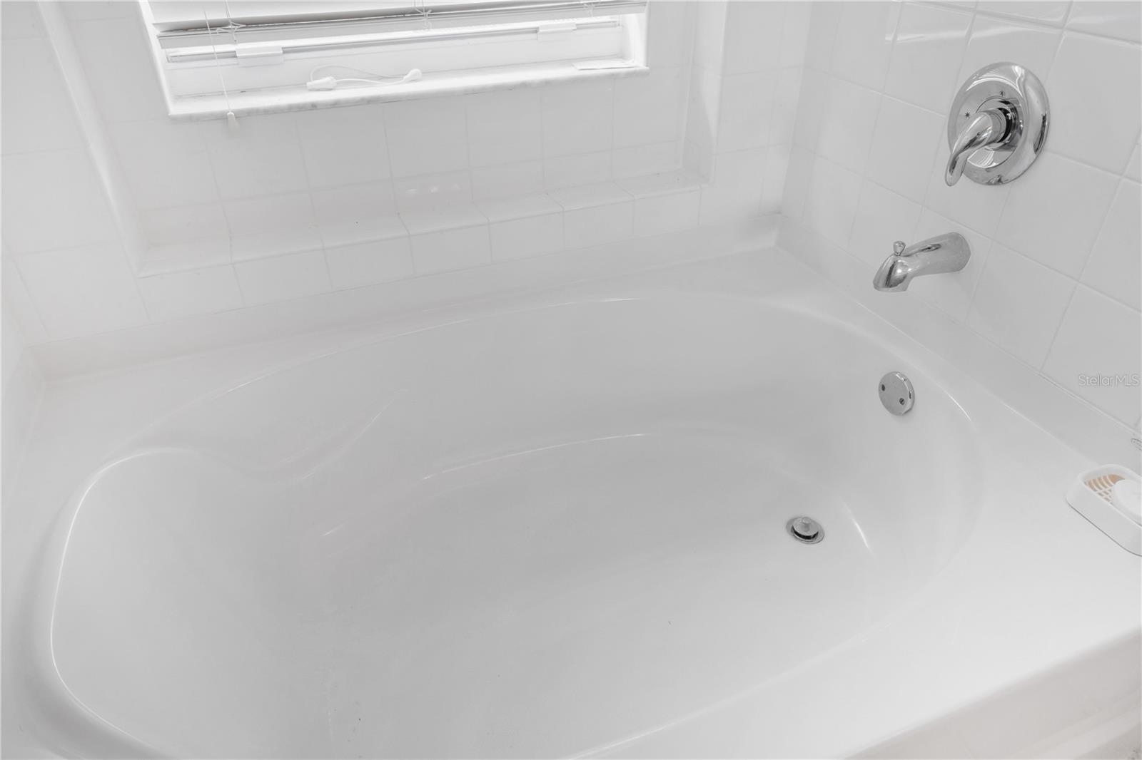 6923 WATERBROOK CT — photo 5
