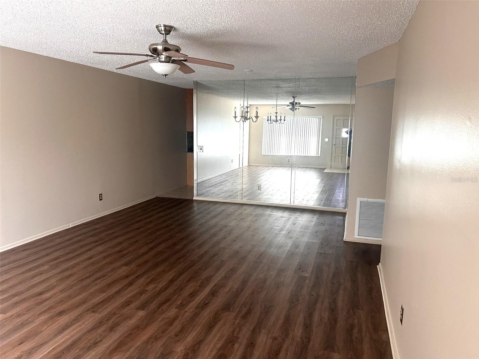 2402 ECUADORIAN WAY #18 — photo 4