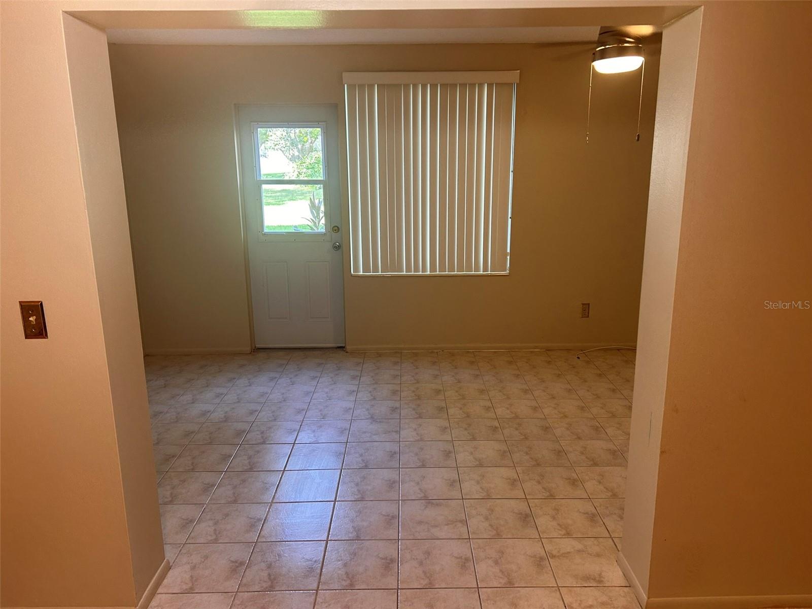 2402 ECUADORIAN WAY #18 — photo 11