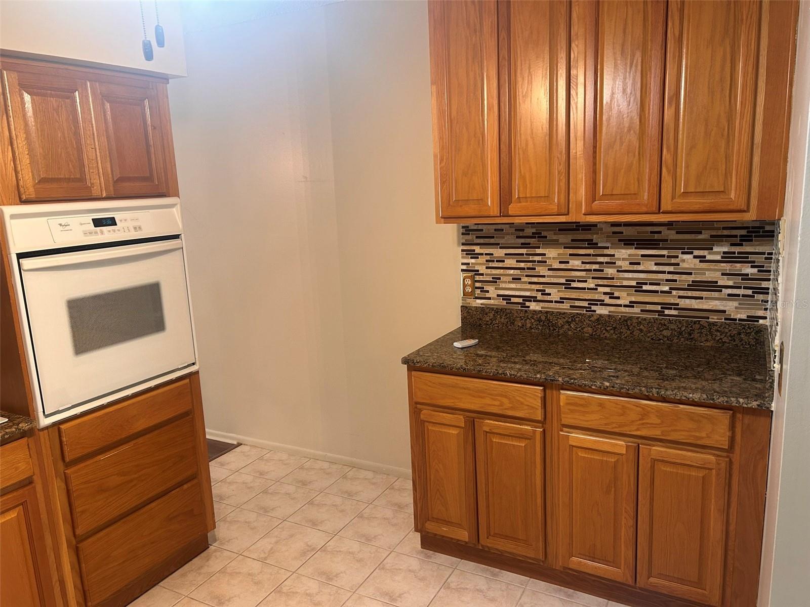 2402 ECUADORIAN WAY #18 — photo 9