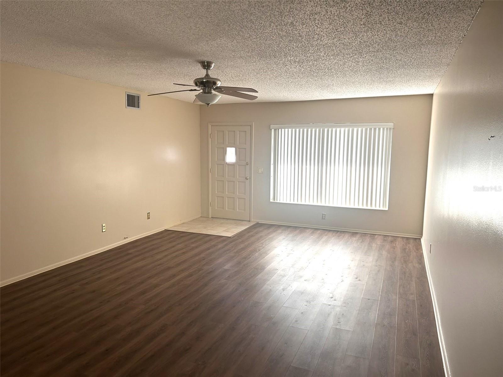 2402 ECUADORIAN WAY #18 — photo 6