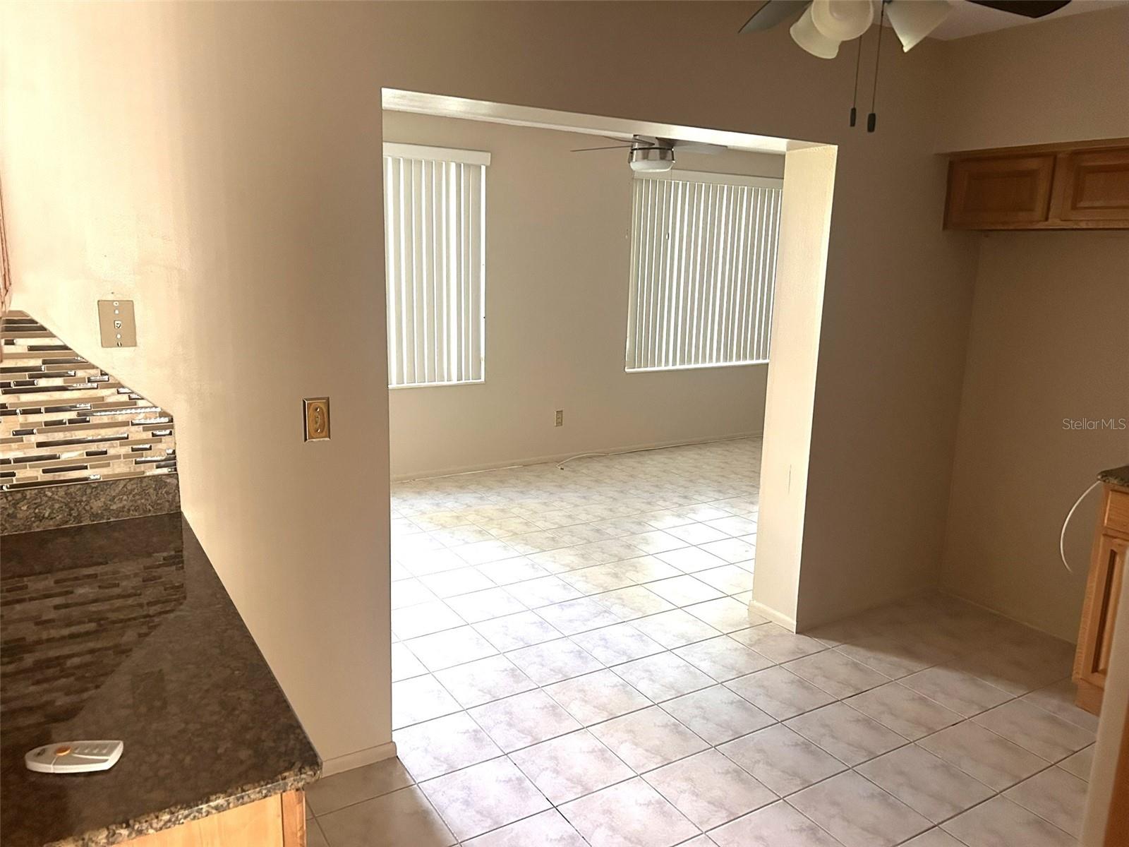 2402 ECUADORIAN WAY #18 — photo 7