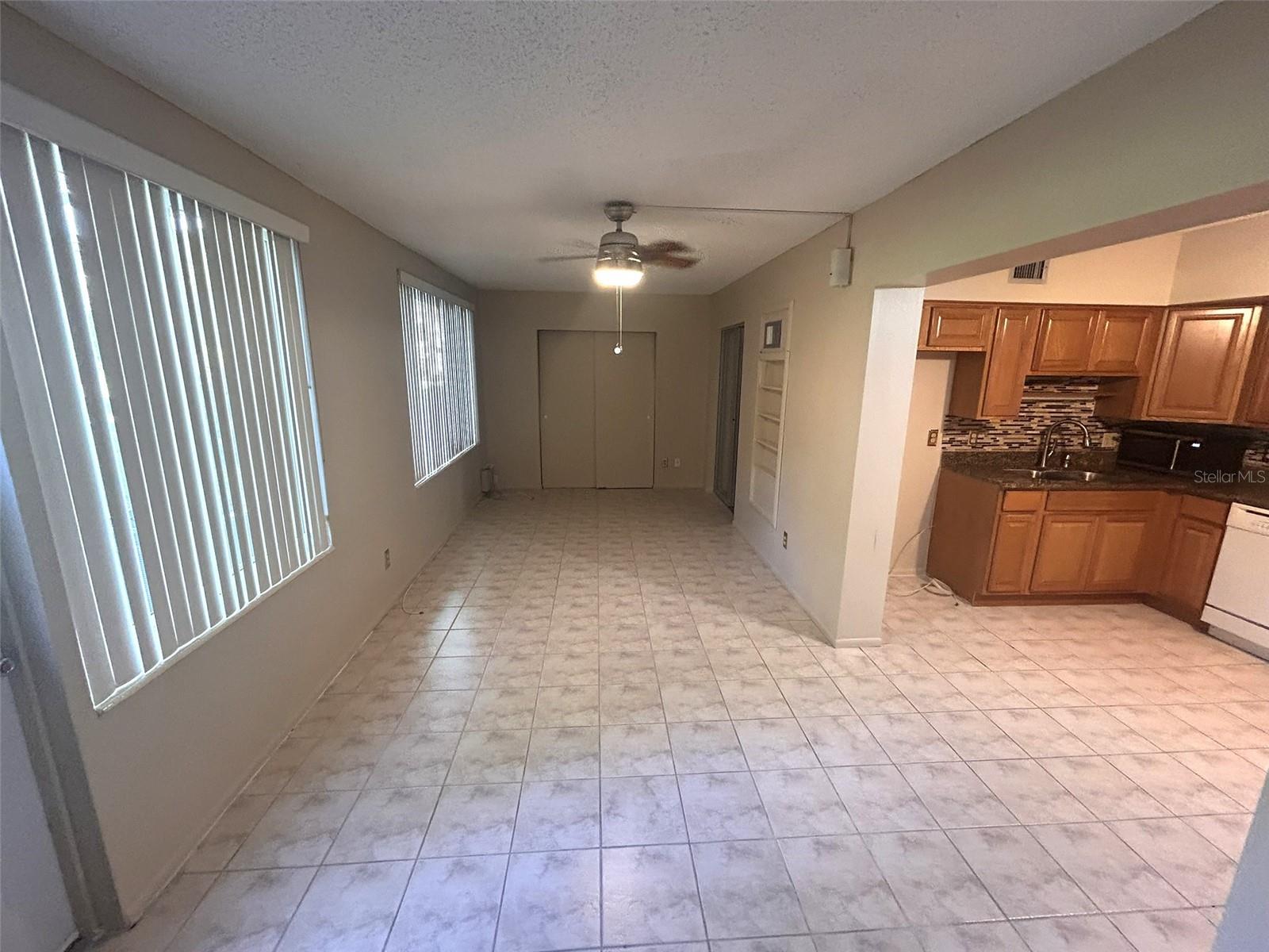 2402 ECUADORIAN WAY #18 — photo 14
