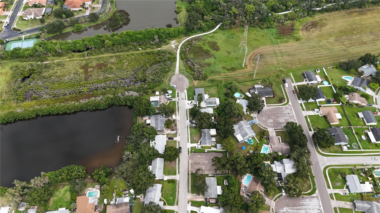 436 COUNTRY CLUB DR — photo 9