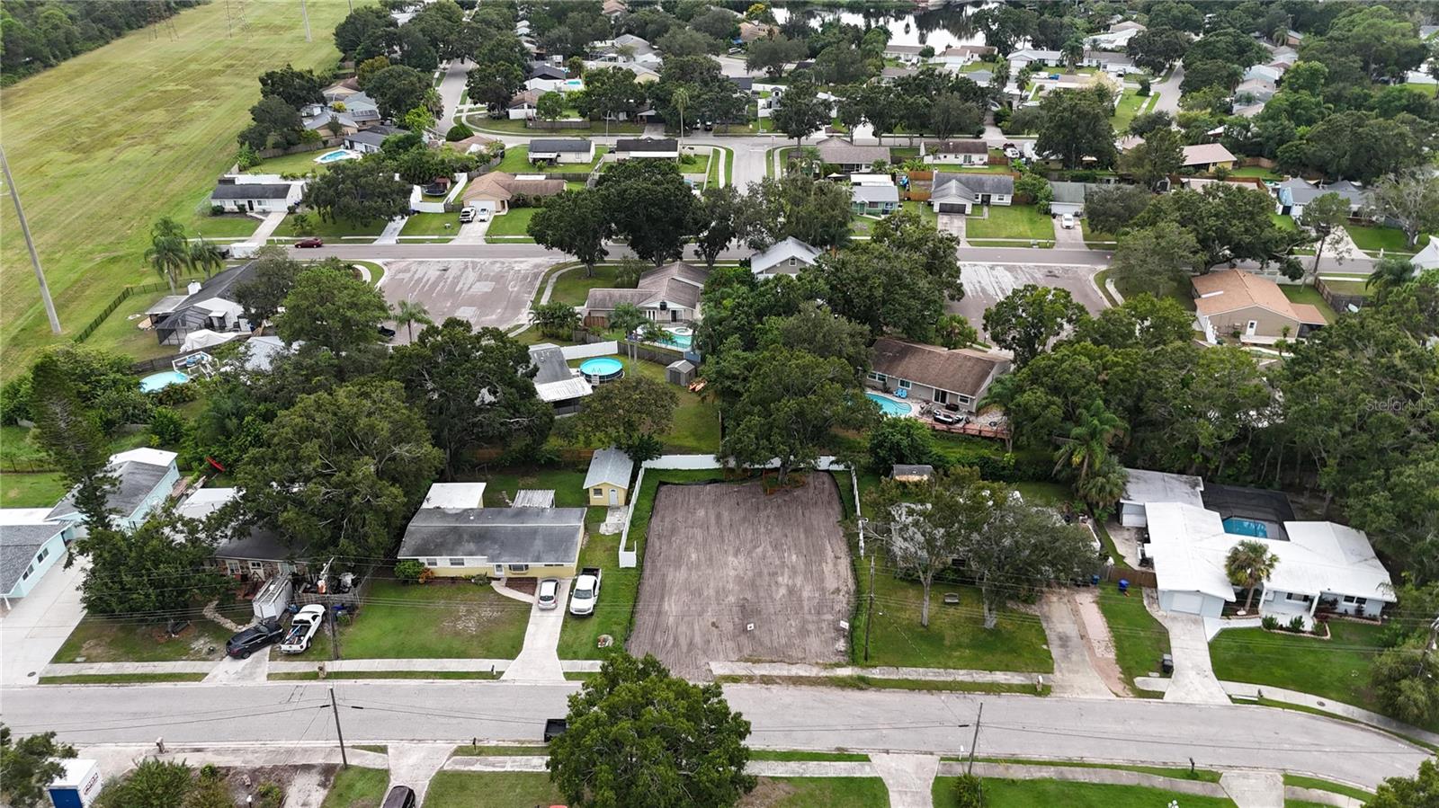 436 COUNTRY CLUB DR — photo 18