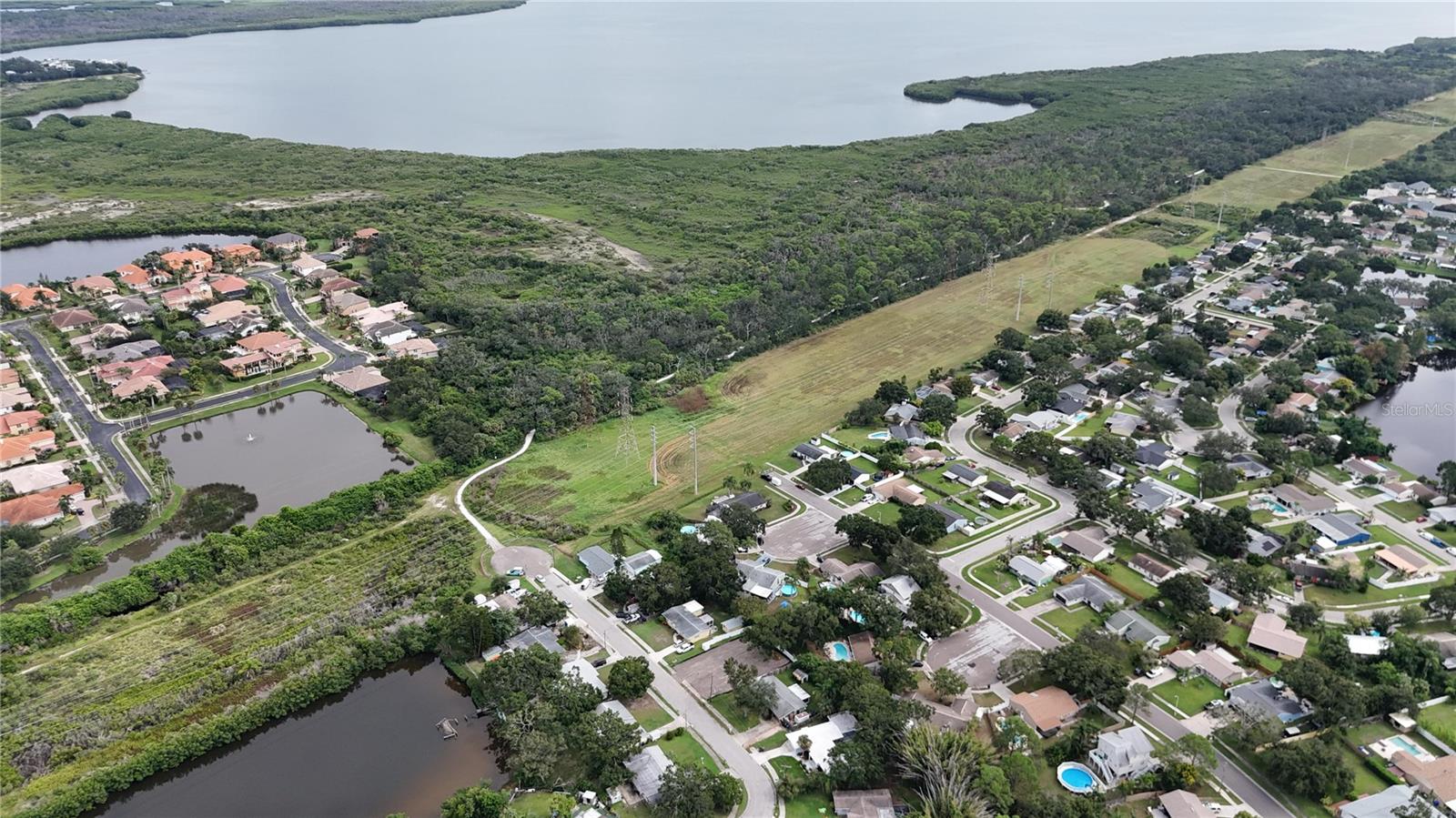 436 COUNTRY CLUB DR — photo 8