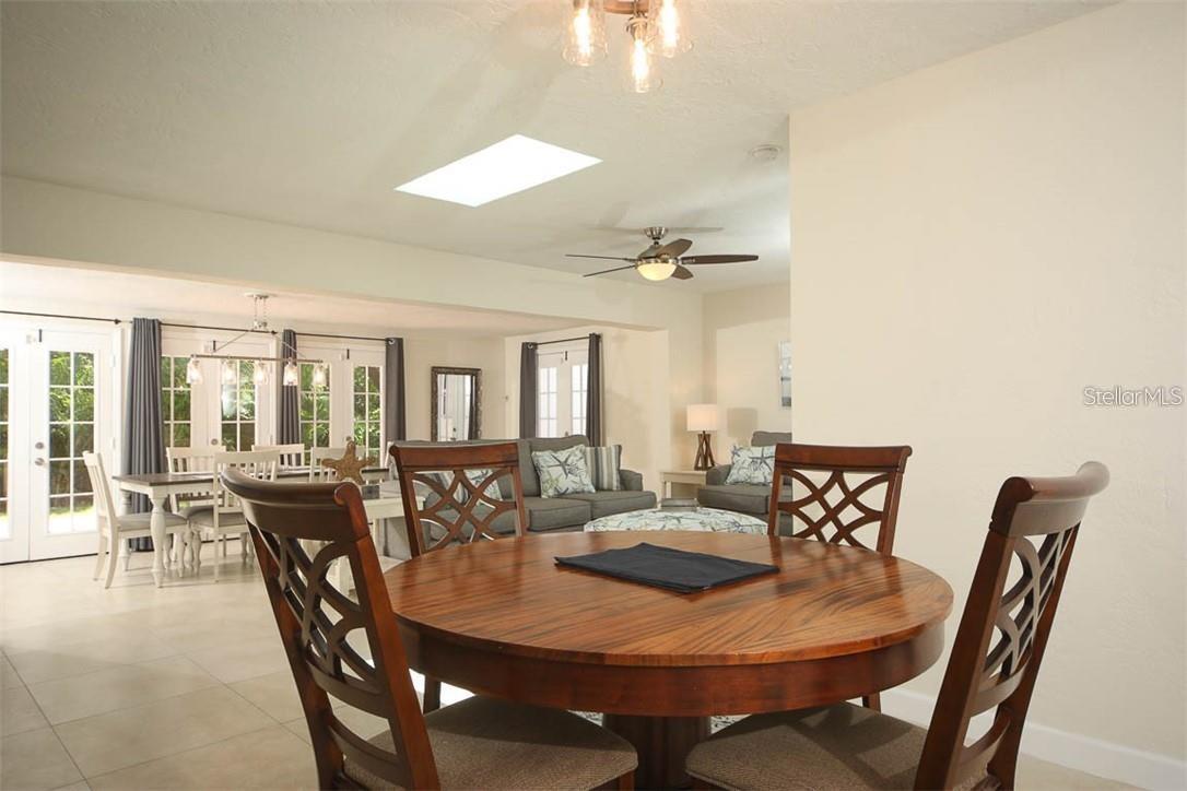 2943 TUCKERSTOWN DR — photo 10