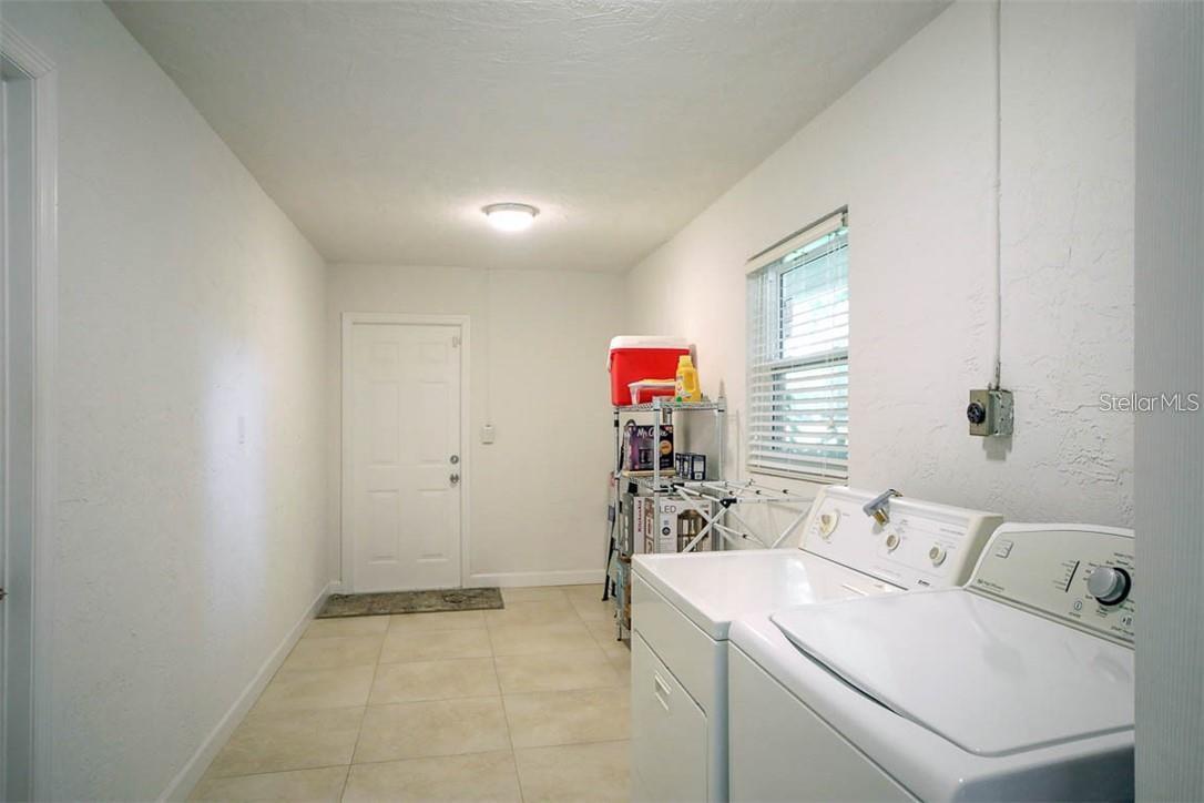 2943 TUCKERSTOWN DR — photo 16
