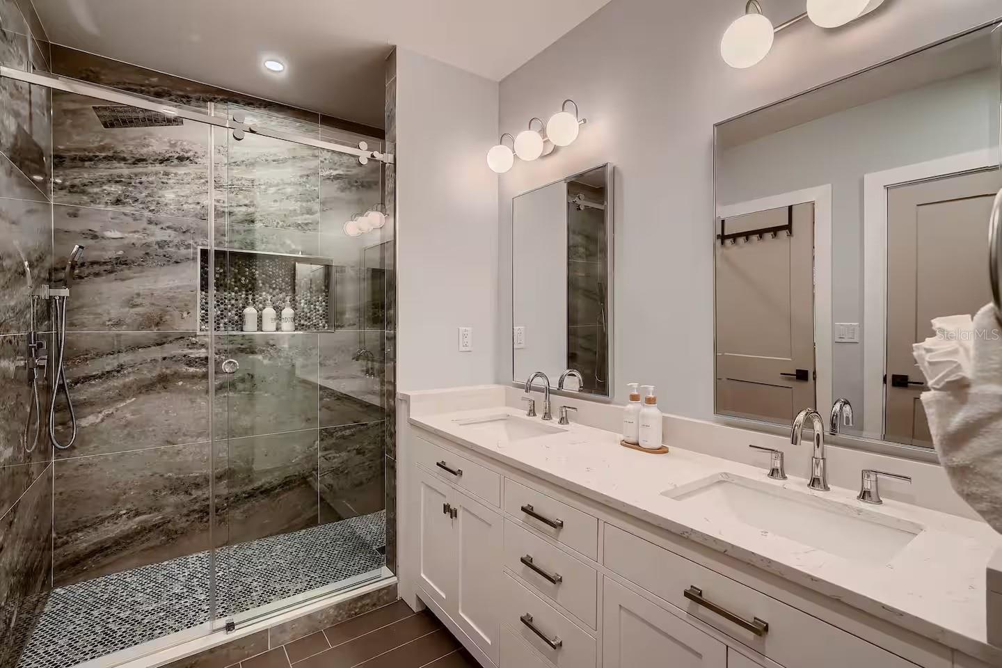 13509 PARK BLVD — photo 23