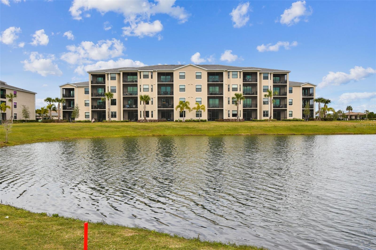 18114 GAWTHROP DR #106 — photo 32