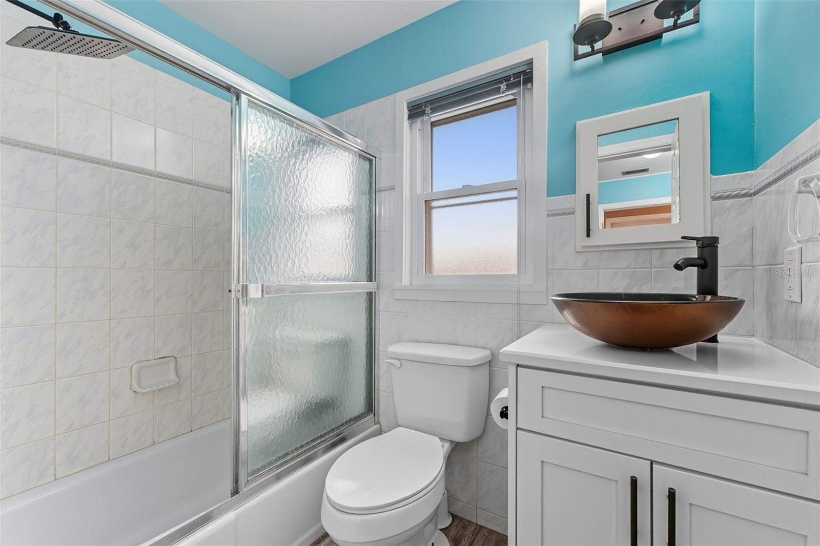 208 BATES AVE — photo 27