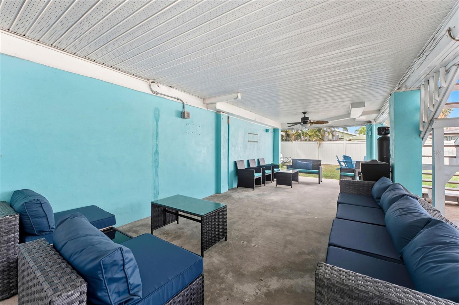 208 BATES AVE — photo 33