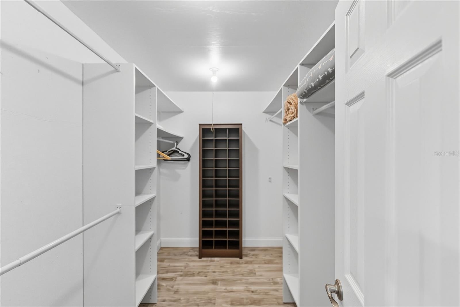 208 BATES AVE — photo 20