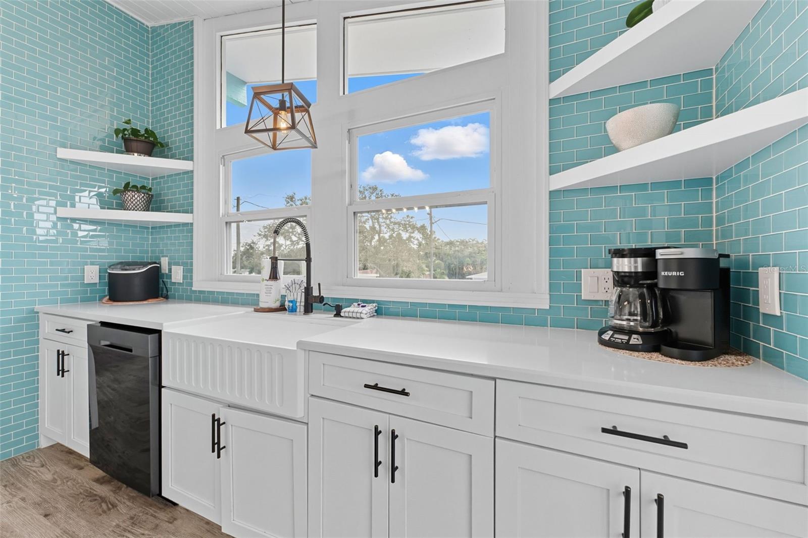 208 BATES AVE — photo 15