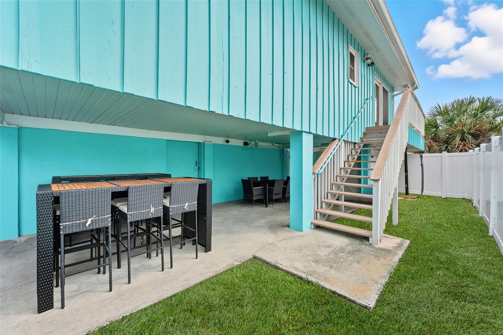 208 BATES AVE — photo 35
