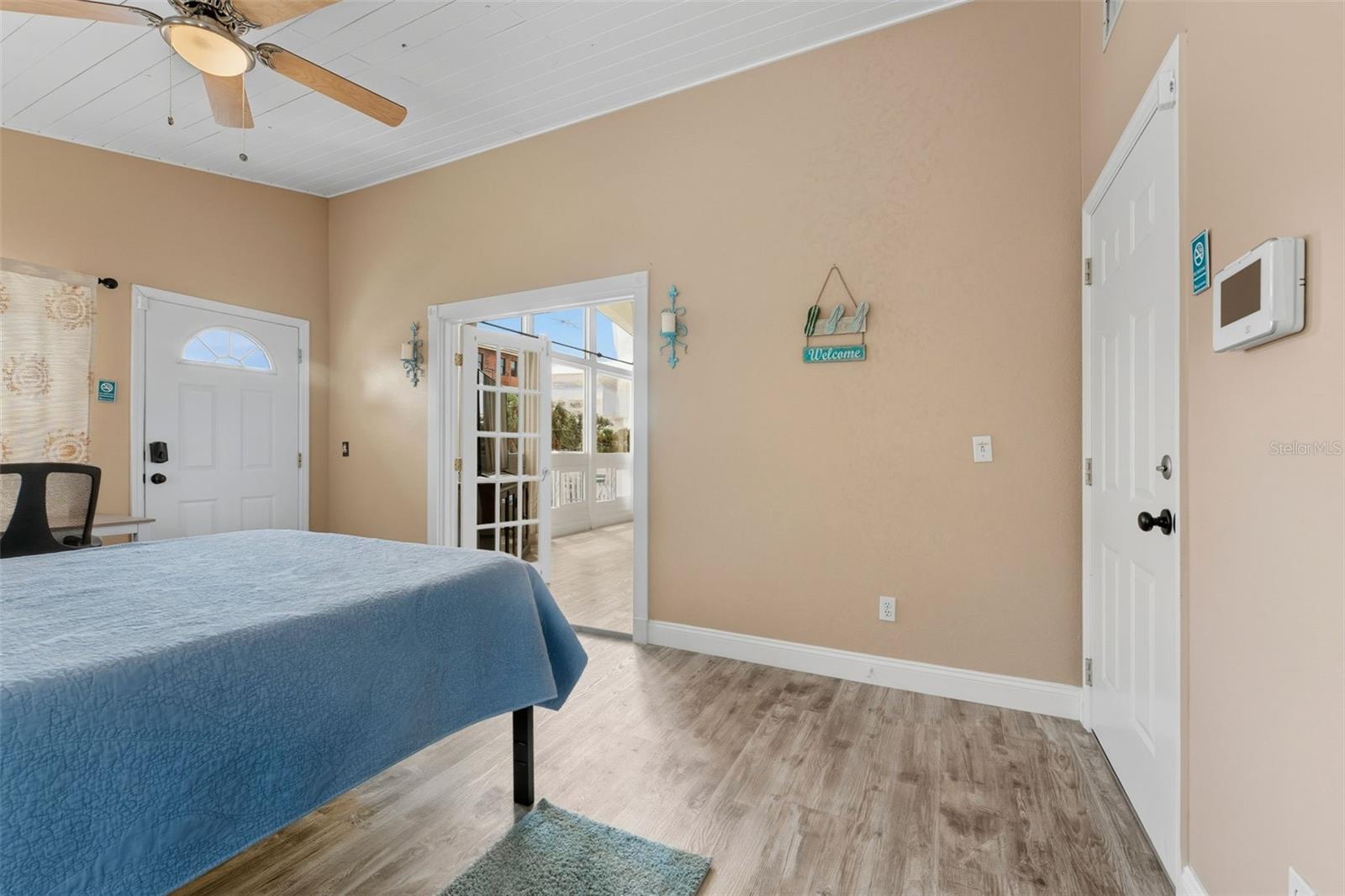 208 BATES AVE — photo 23