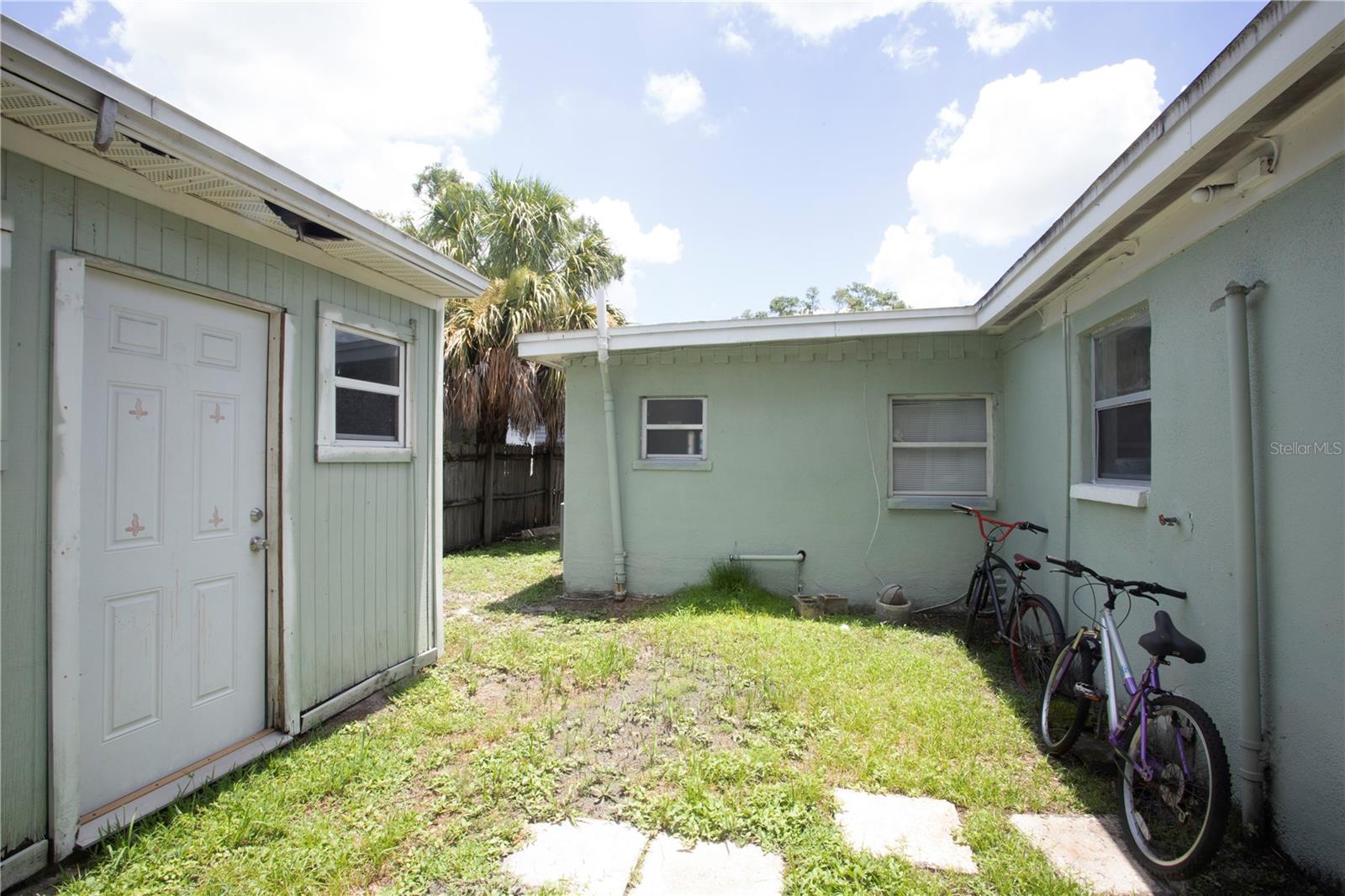 Home in TAMPA — photo 29