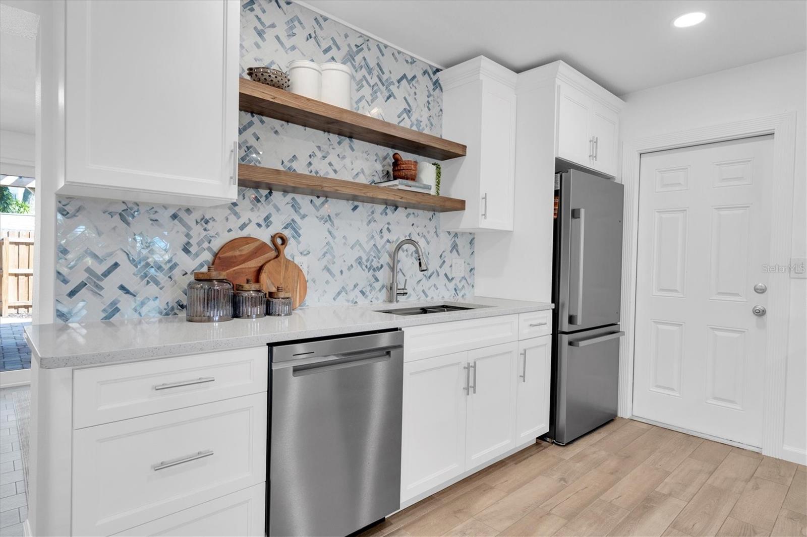 197 LIDO DR — photo 12