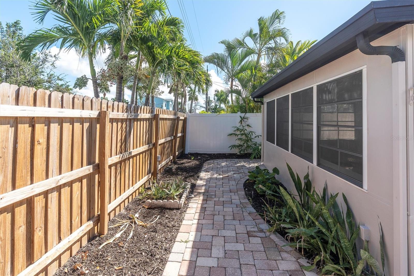 197 LIDO DR — photo 36