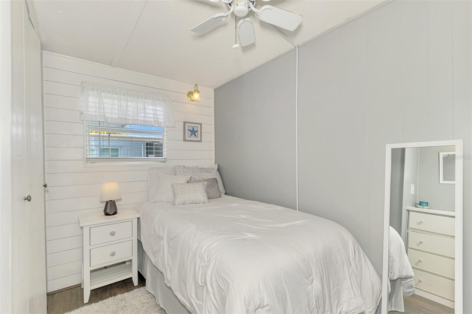 259 INNER DR E — photo 18