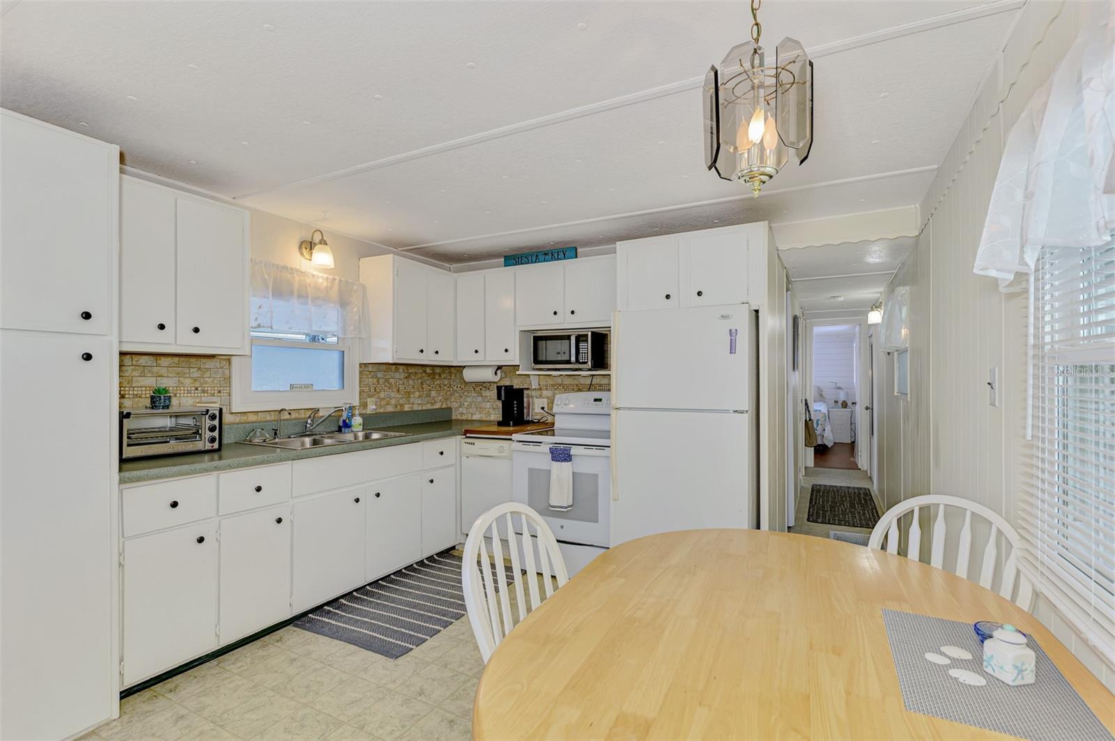 259 INNER DR E — photo 13