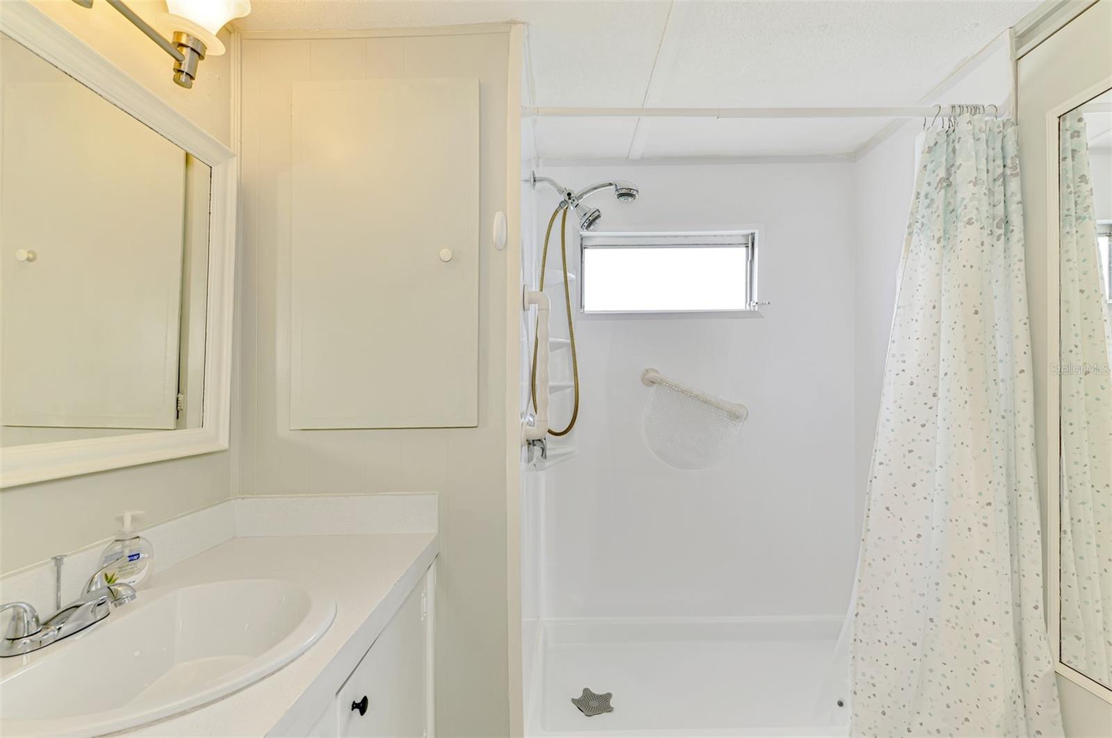 259 INNER DR E — photo 16
