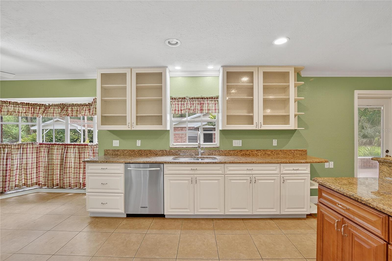 1502 AZALEA ST — photo 24