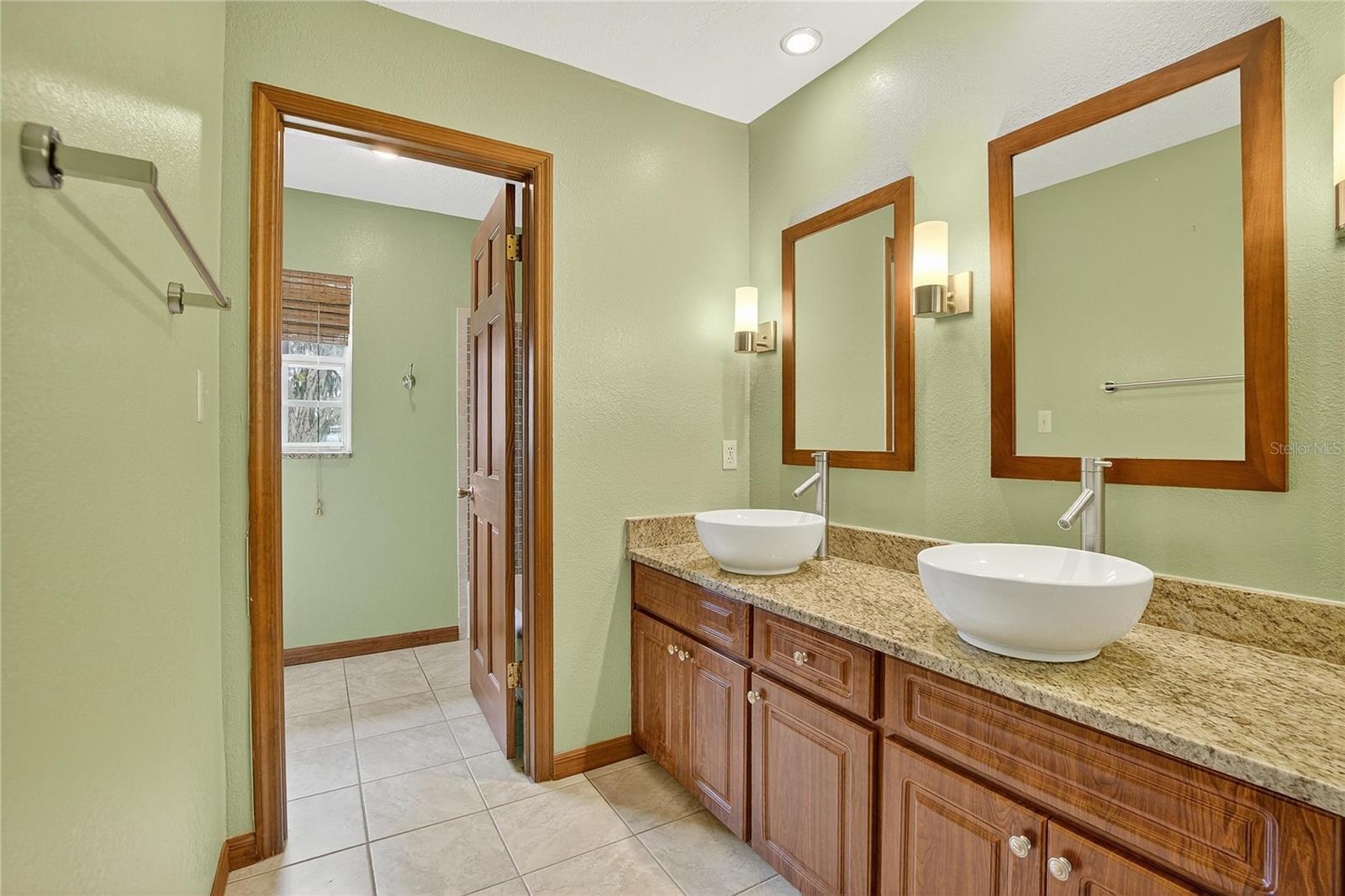 1502 AZALEA ST — photo 35