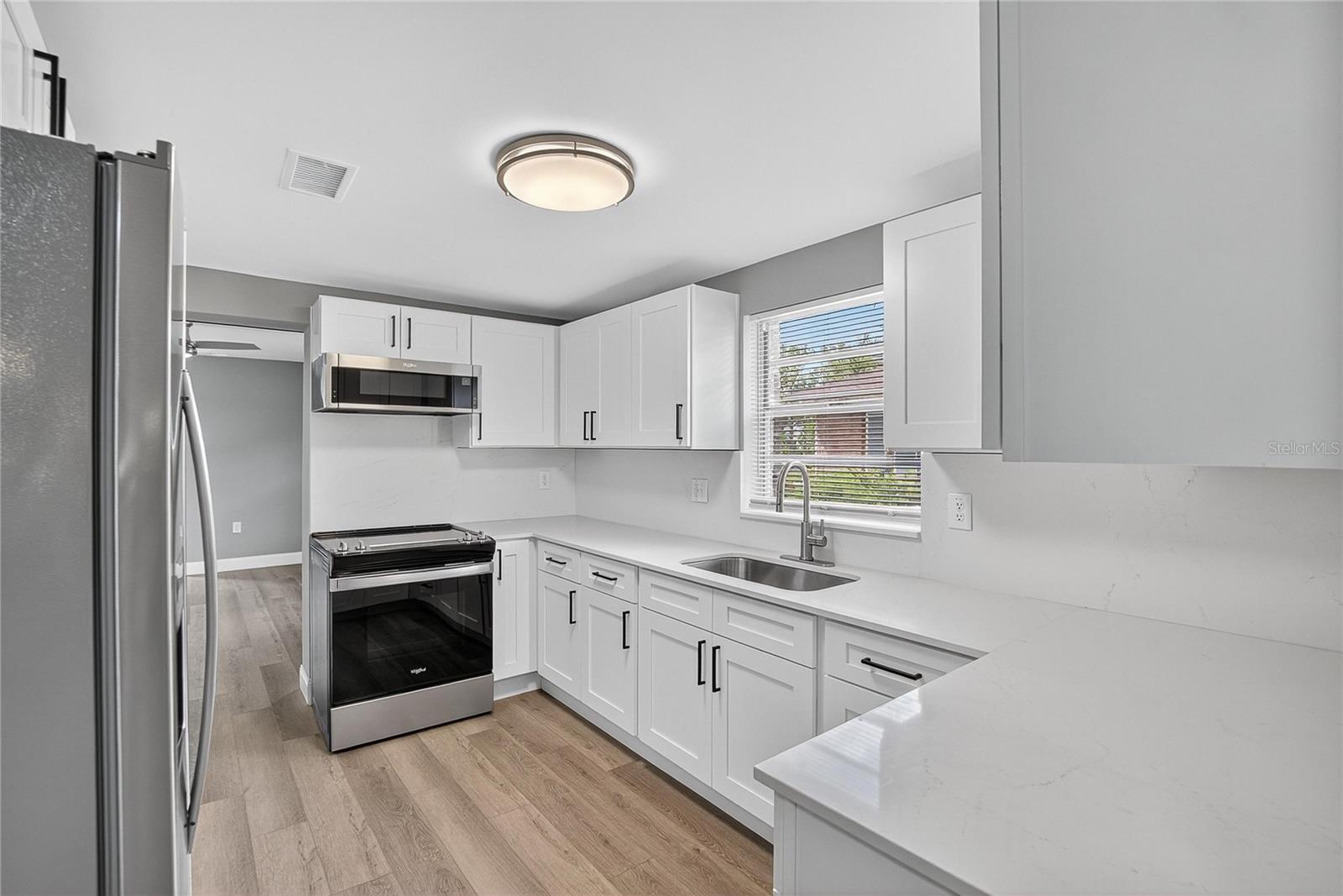 1502 AZALEA ST — photo 52
