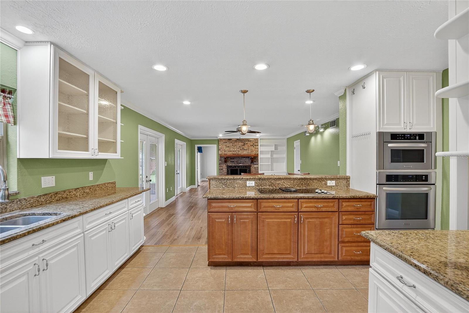 1502 AZALEA ST — photo 22