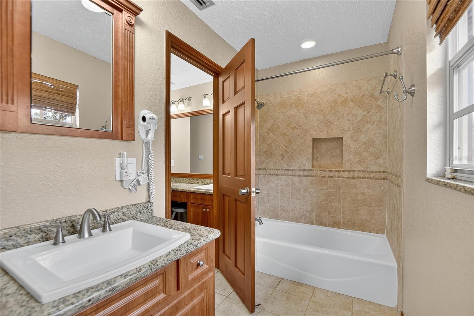 1502 AZALEA ST — photo 10