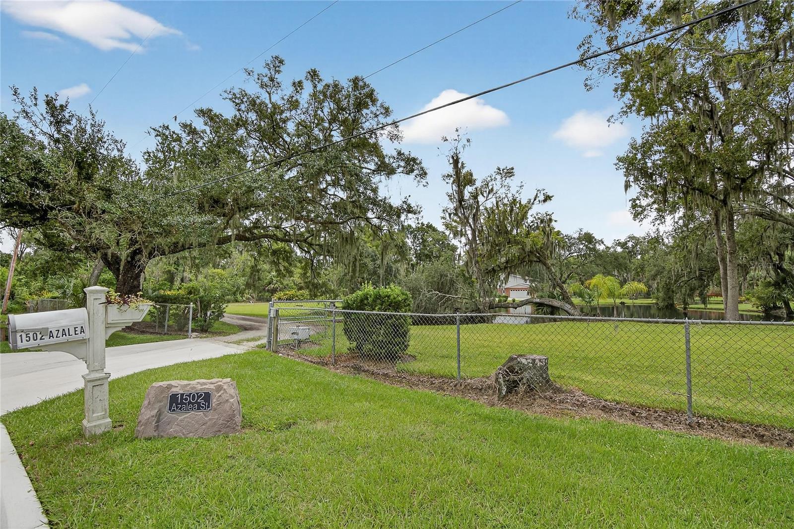 1502 AZALEA ST — photo 78