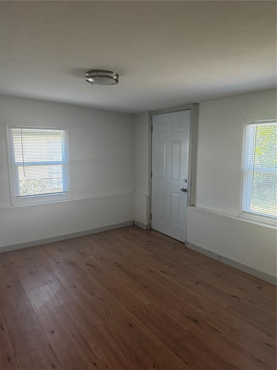 5253 DEVRIES DR — photo 12