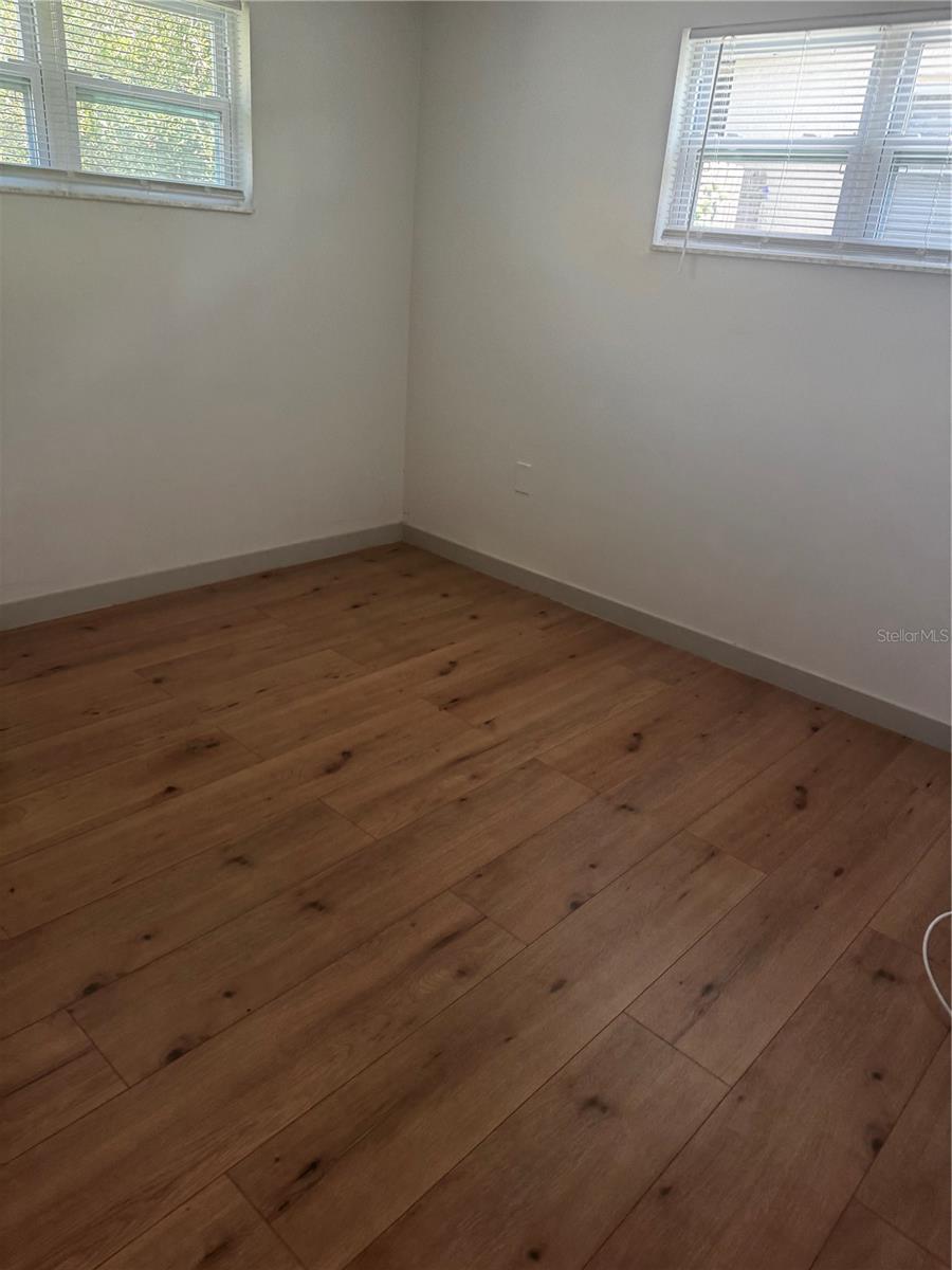 5253 DEVRIES DR — photo 10