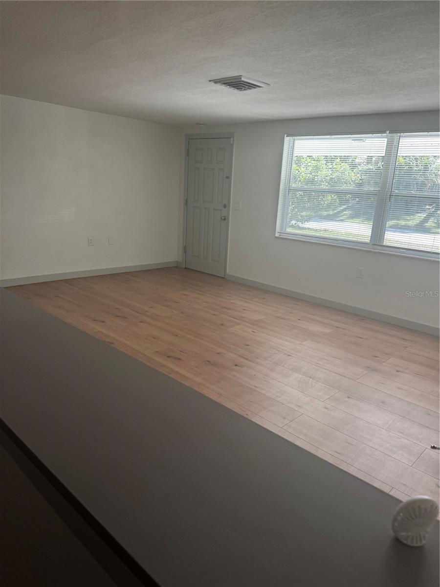 5253 DEVRIES DR — photo 13