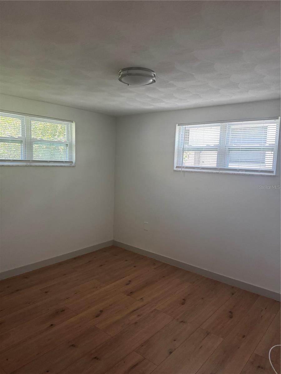 5253 DEVRIES DR — photo 8