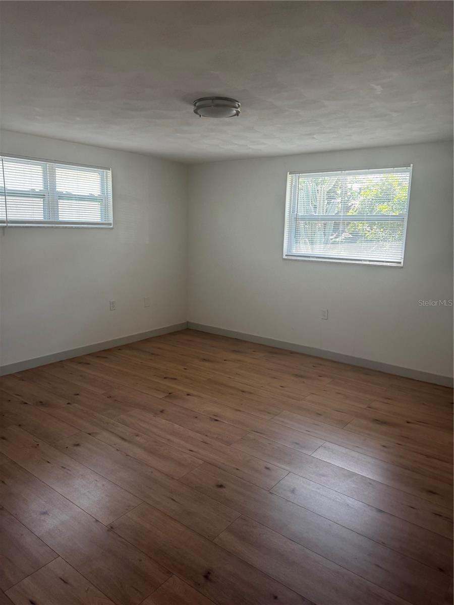 5253 DEVRIES DR — photo 7