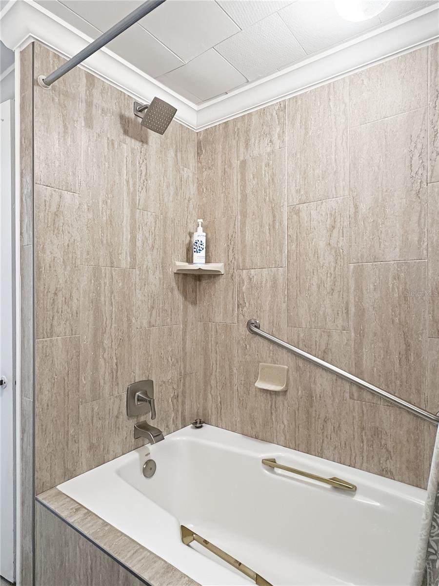 2823 GULF OF MEXICO DR — photo 23