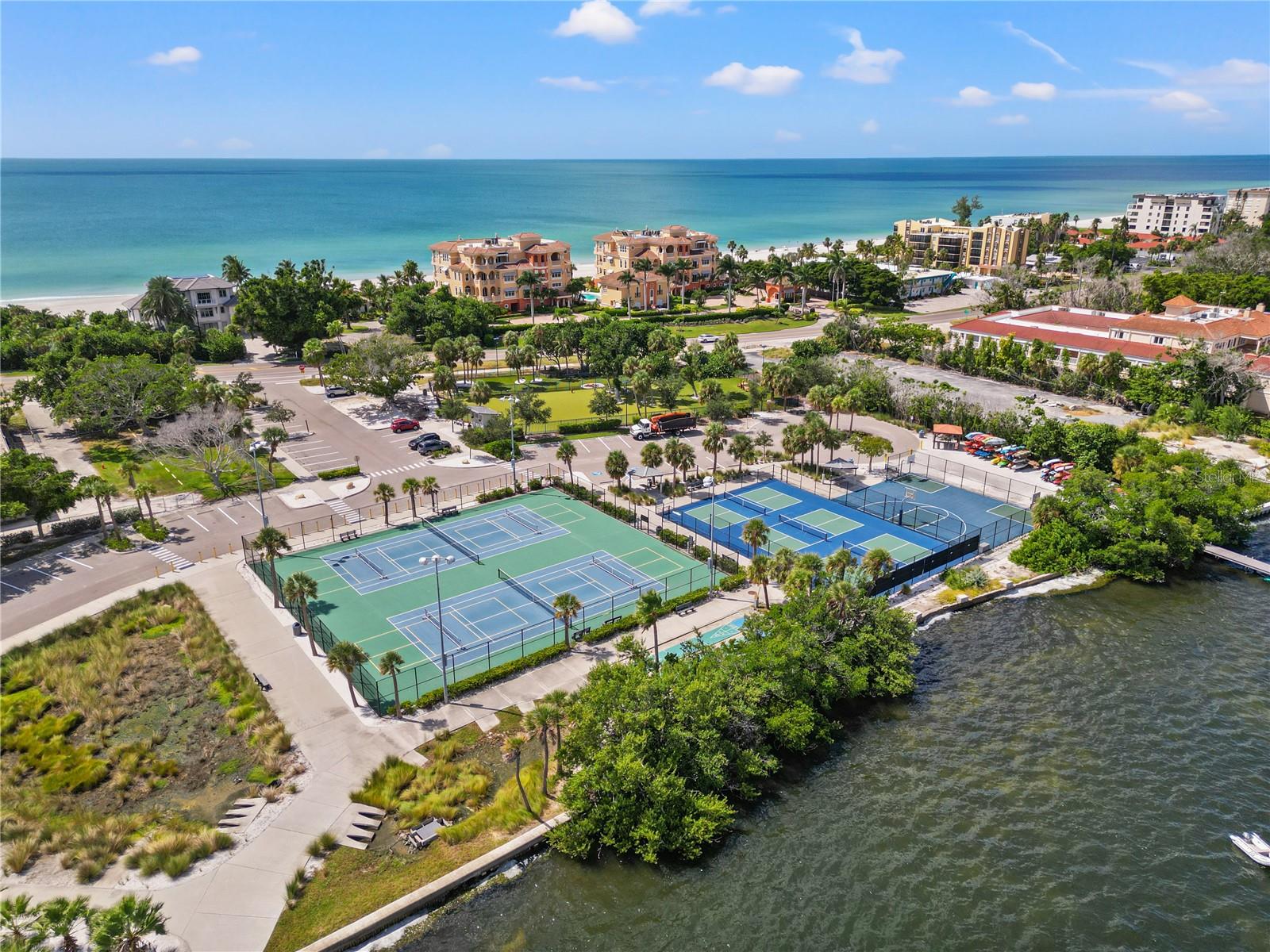 2823 GULF OF MEXICO DR — photo 45