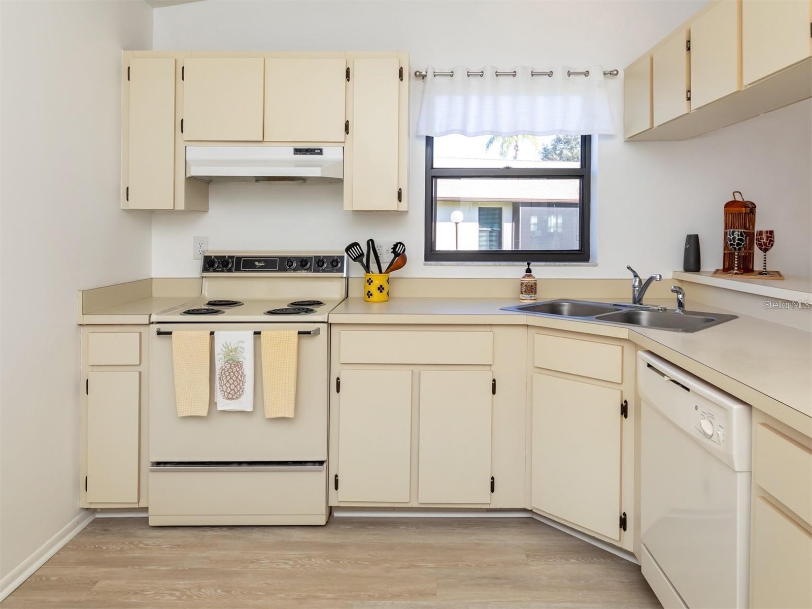 401 CURRY ST #66 — photo 4