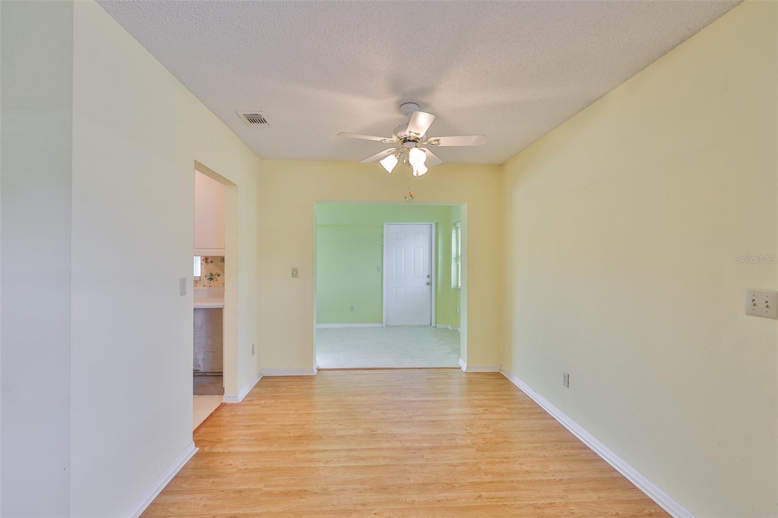 1908 CANTERBURY LN #20 — photo 5