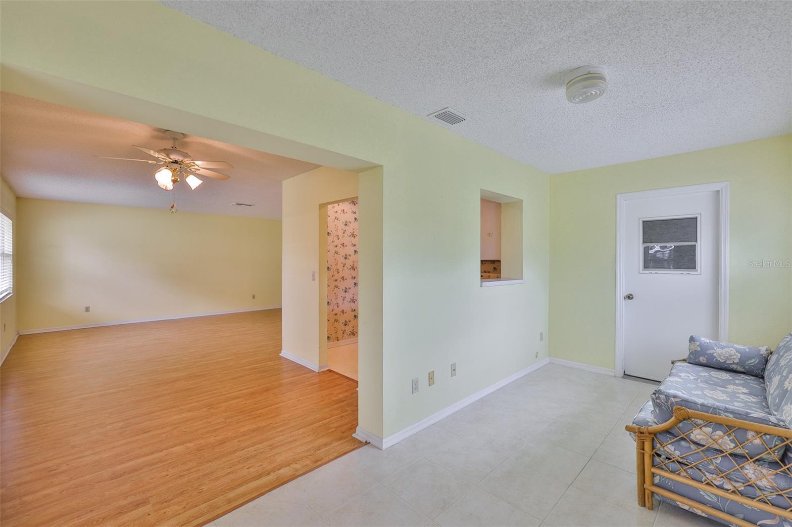 1908 CANTERBURY LN #20 — photo 11