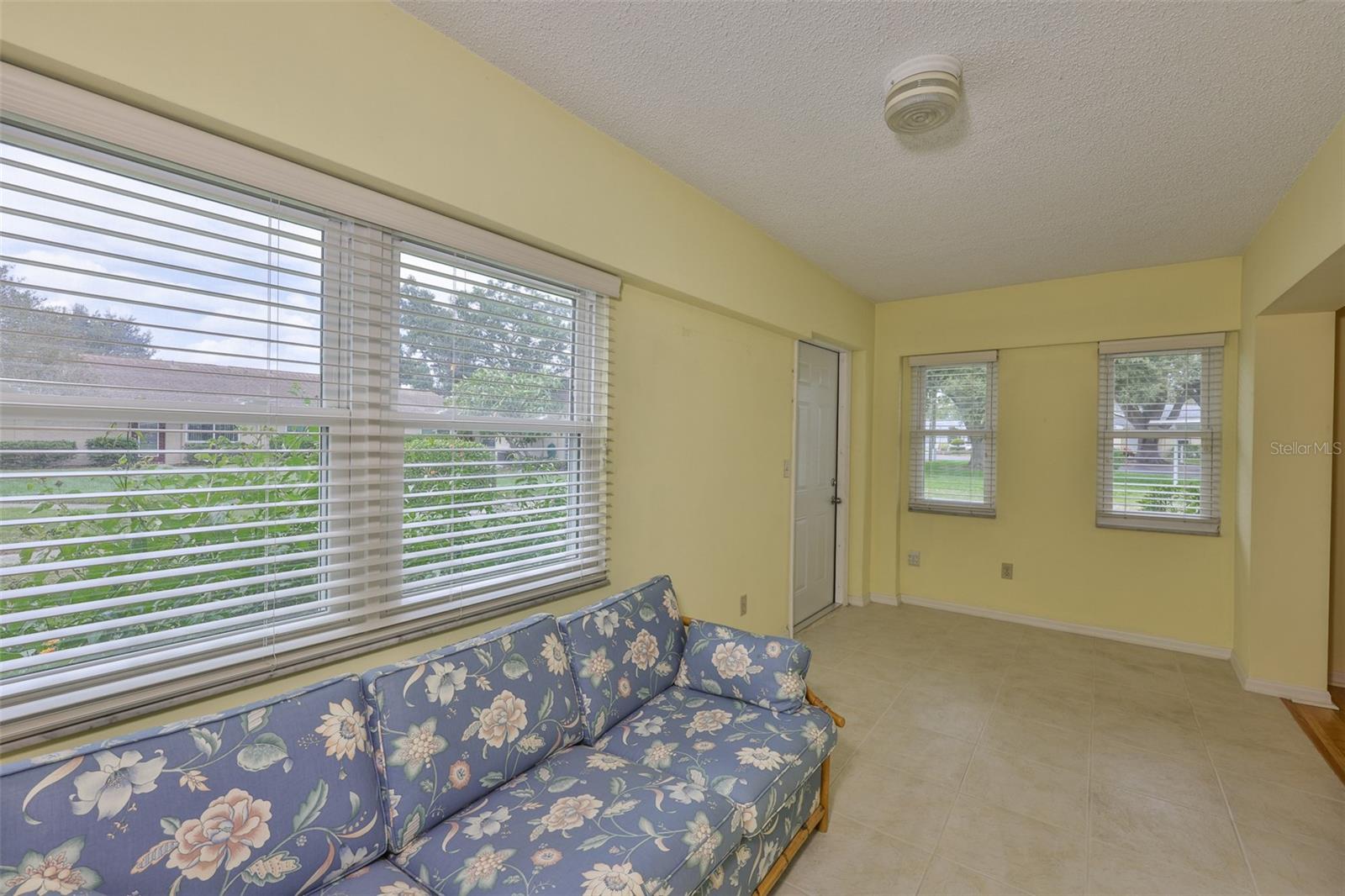 1908 CANTERBURY LN #20 — photo 10
