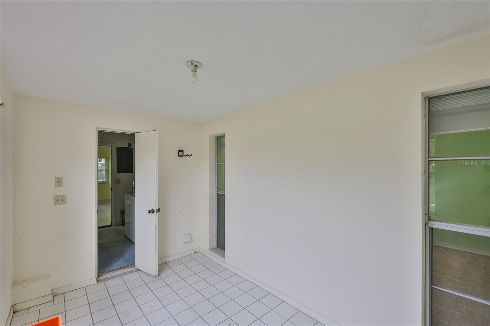 1908 CANTERBURY LN #20 — photo 22