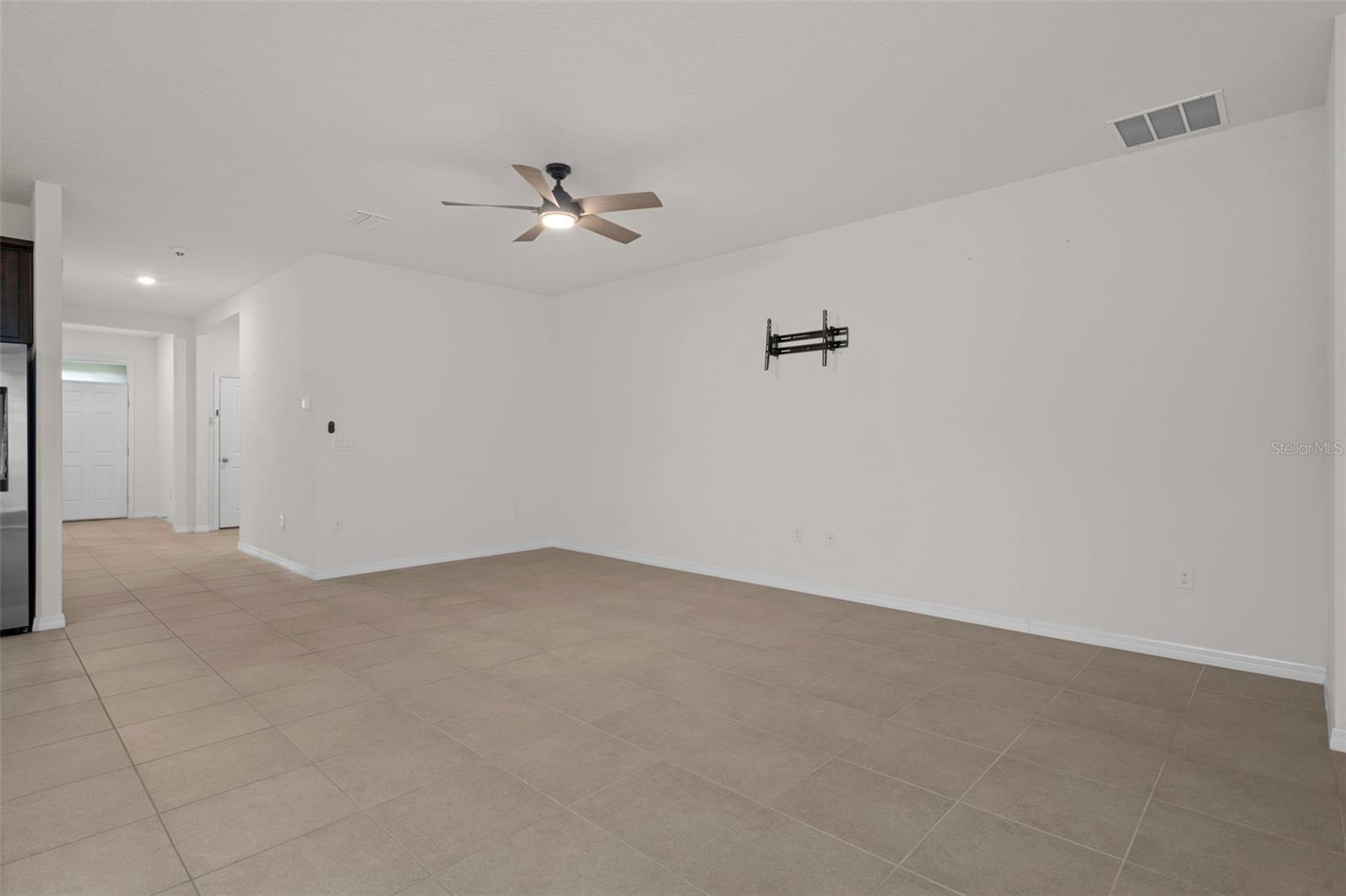 12735 EASTPOINTE DR — photo 19