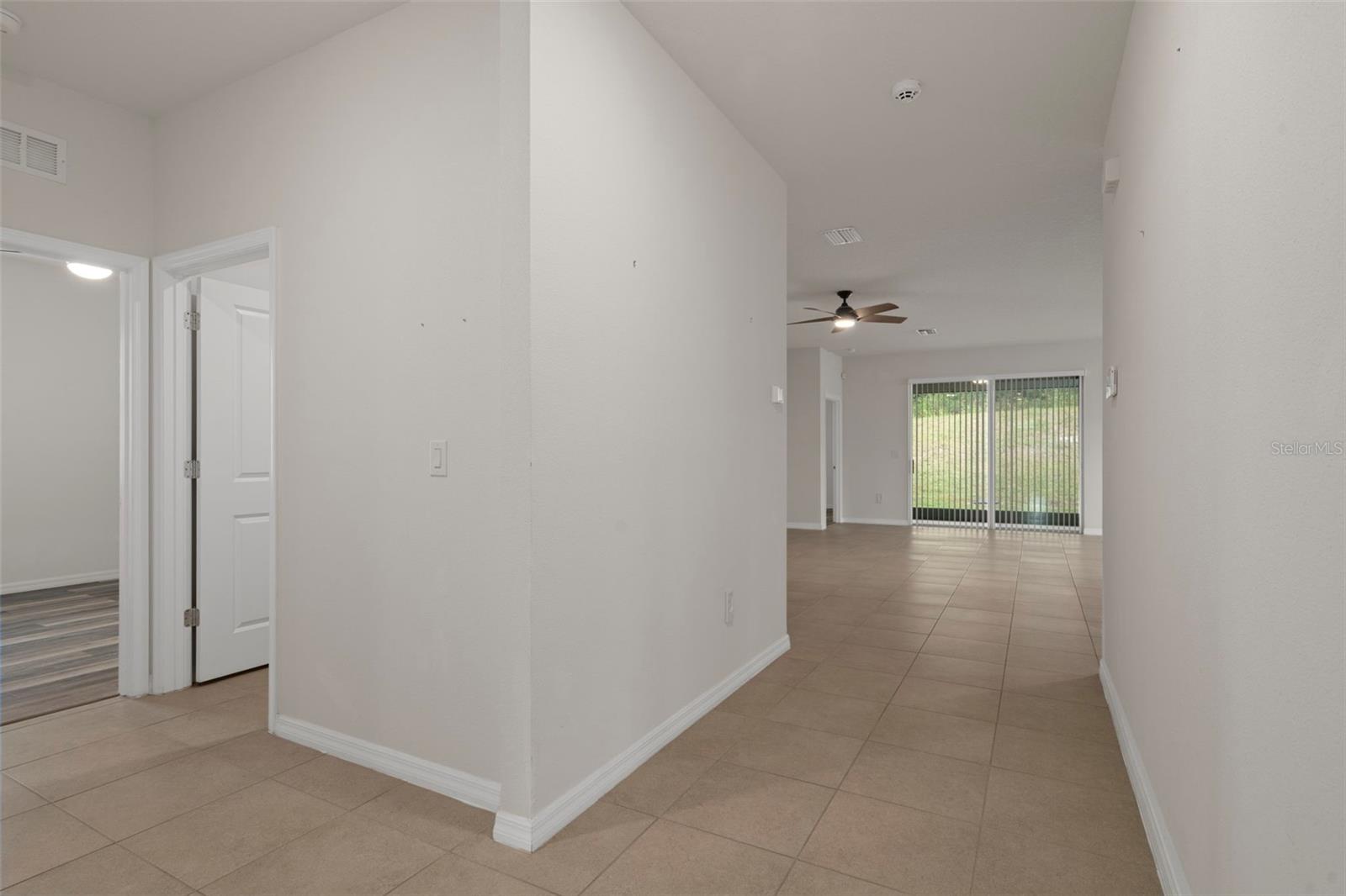 12735 EASTPOINTE DR — photo 7