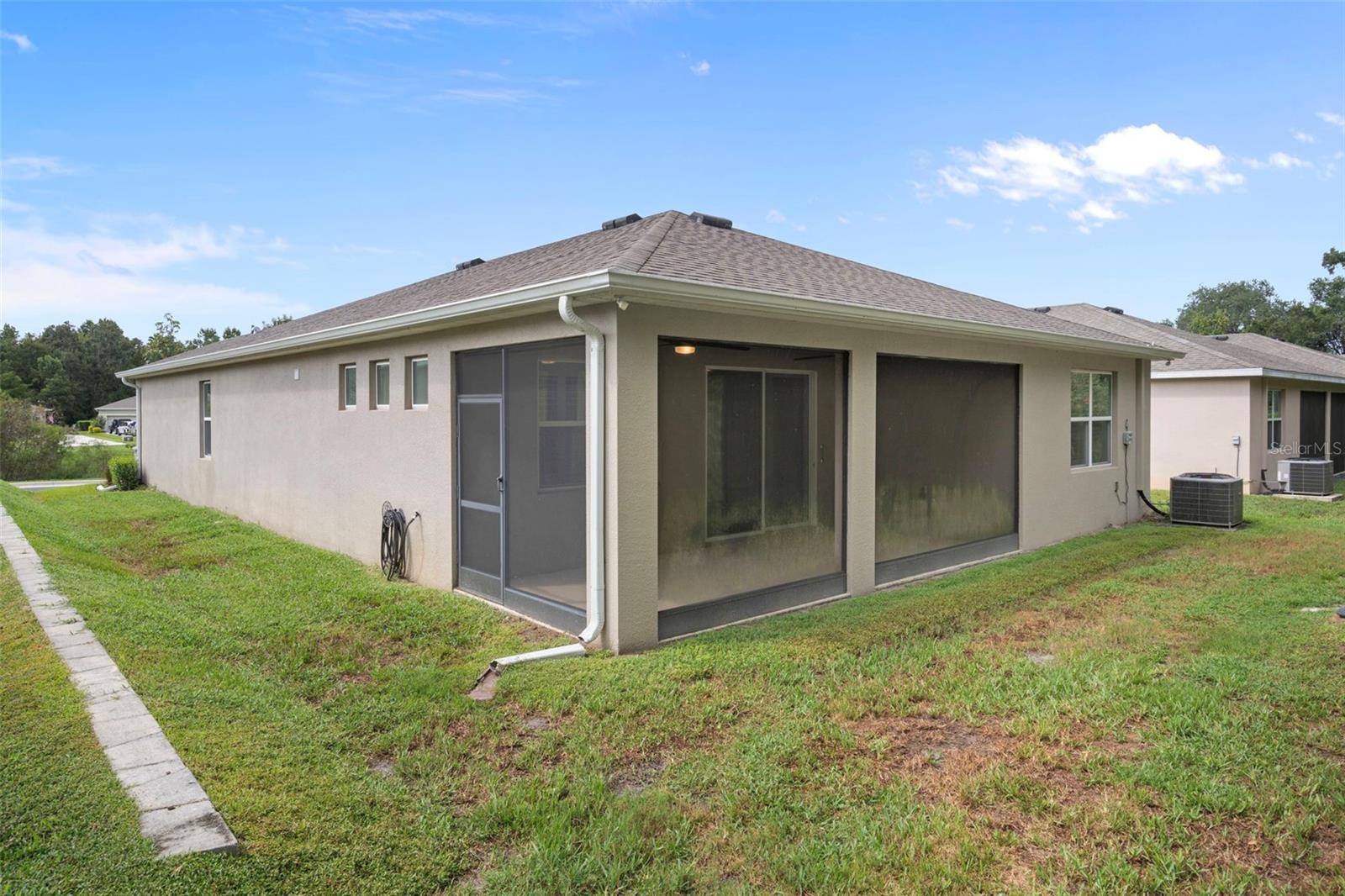 12735 EASTPOINTE DR — photo 23