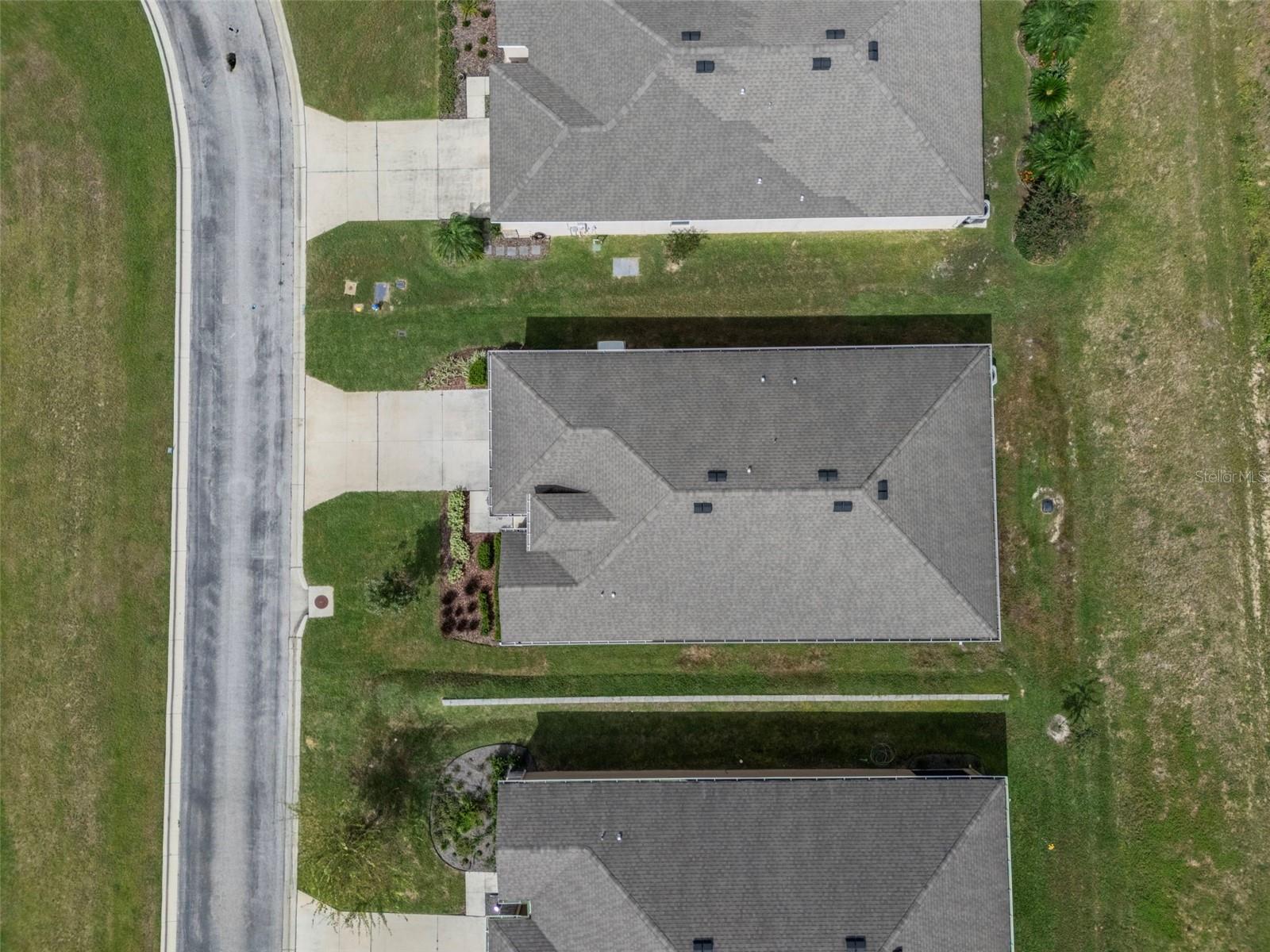 12735 EASTPOINTE DR — photo 47