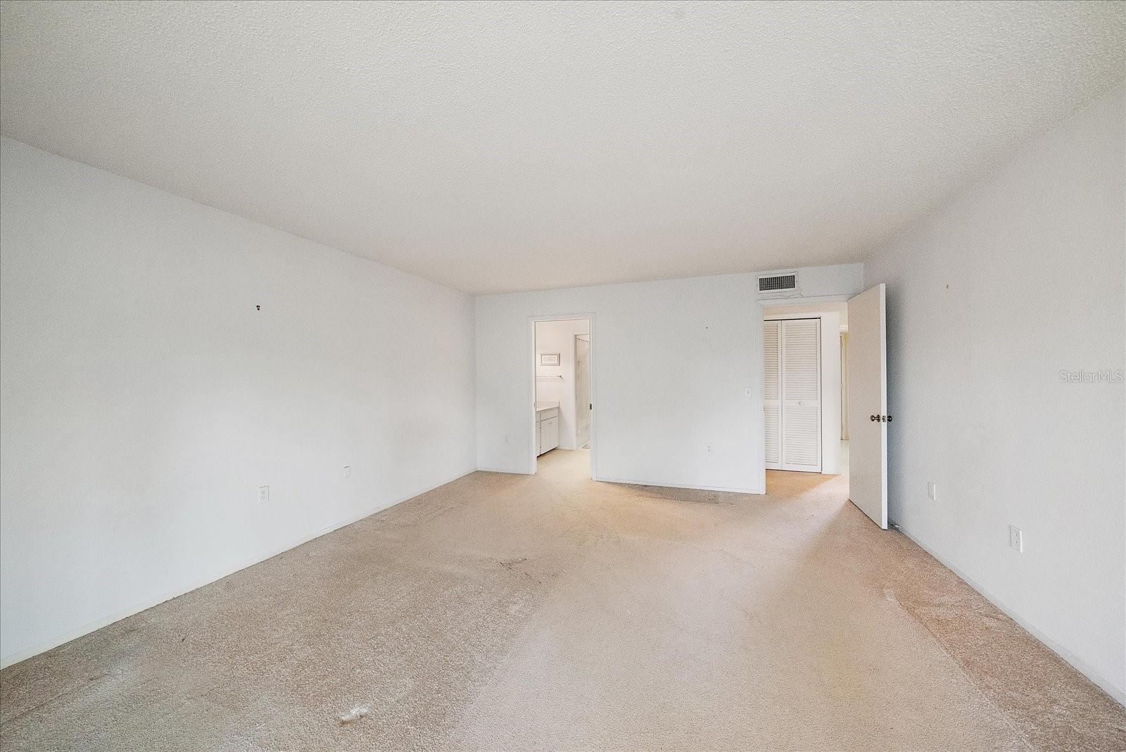 182 PINENEEDLE DR — photo 11